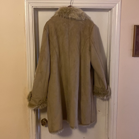 Full Size Shear Faux Fur Coat - Picture 4 of 4